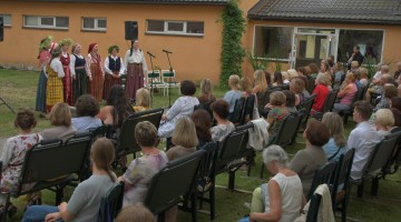 Vakars kopā ar grupu 