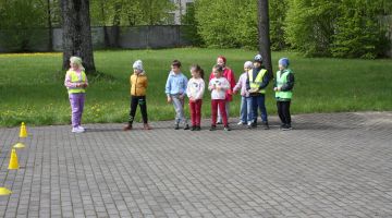 Mazais pētnieks pēta sporta speciālista profesiju