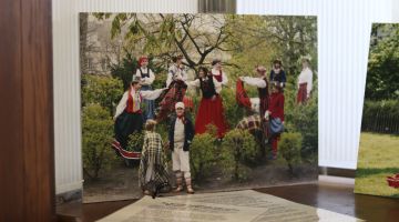 Fotoizstādes “Mans tautastērps Latvijā un pasaulē” atklāšana