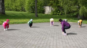 Mazais pētnieks pēta sporta speciālista profesiju