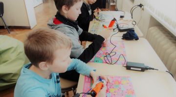 Lieldienu zaķis sanesis daudz baltas olas