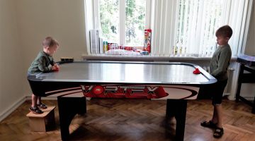 Ģimenes laiks. Gaisa hokeja mini čempionāts