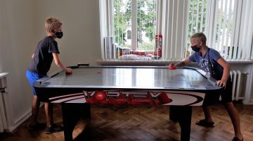 Ģimenes laiks. Gaisa hokeja mini čempionāts