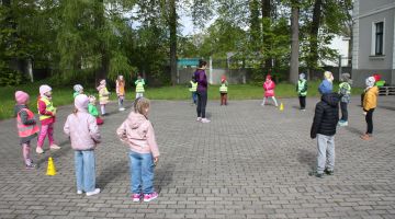 Mazais pētnieks pēta sporta speciālista profesiju