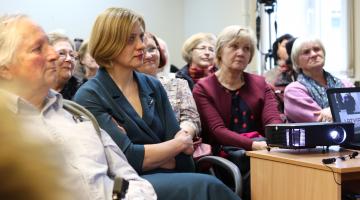 Tikšanās ar Janīnu Kursīti - Pakuli