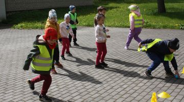 Mazais pētnieks pēta sporta speciālista profesiju
