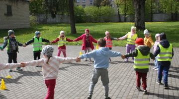 Mazais pētnieks pēta sporta speciālista profesiju