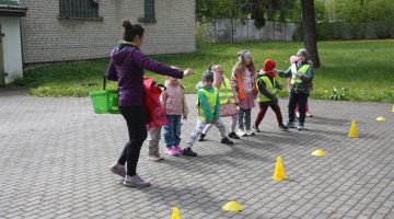 Mazais pētnieks pēta sporta speciālista profesiju