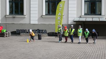 Mazais pētnieks pēta sporta speciālista profesiju