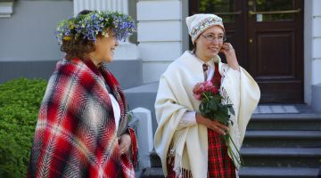 Fotoizstādes “Mans tautastērps Latvijā un pasaulē” atklāšana