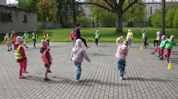 Mazais pētnieks pēta sporta speciālista profesiju