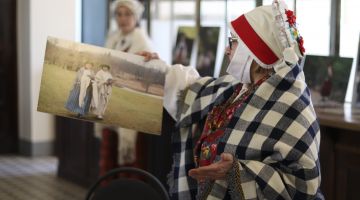 Fotoizstādes “Mans tautastērps Latvijā un pasaulē” atklāšana