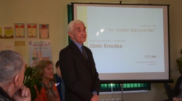 Tikšanās ar sporta veterāniem Franci Sjomkānu un Jāni Knodzi