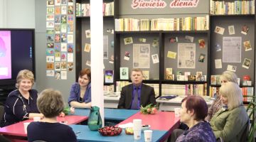 Izstādes “Sieviete vēsturē un arhīva dokumentos” atklāšana
