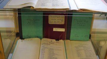 Izstādes “Sieviete vēsturē un arhīva dokumentos” atklāšana