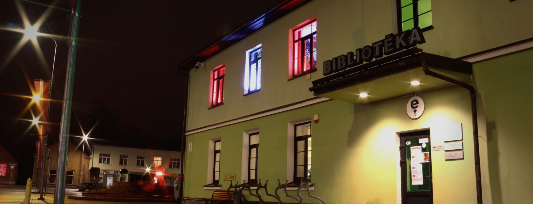 Jēkabpils pilsētas bibliotēka sveic valsts svētkos!