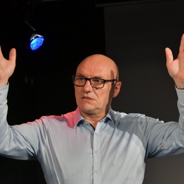 Aizvadīta tikšanās ar psihoterapeitu Viesturu Rudzīti