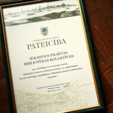Jēkabpils pilsētas pašvaldība izsaka pateicību bibliotēkas kolektīvam