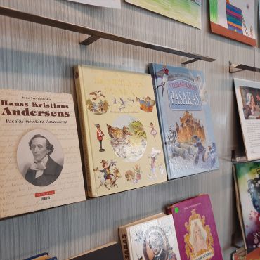 Augusta grāmatu skatē - Hansa Kristiana Andersena pasaku grāmatas
