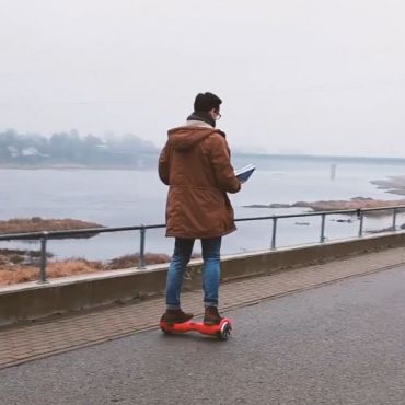 Esam saņēmuši BIBLIO projekta konkursa balvu - hoverbordu!